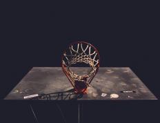 开云APP-足球赛报惊现林高远，是版面错误还是感动世界的温柔？