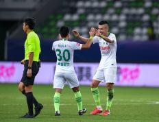 开云体育在线-青岛黄海勇敢前行，一往无前冲击晋级