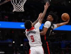 开云体育官网-热火后卫长途奔袭，球队取得胜利的简单介绍