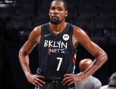 开云体育官方网站-湖人签下约翰逊，强化内线防守的简单介绍