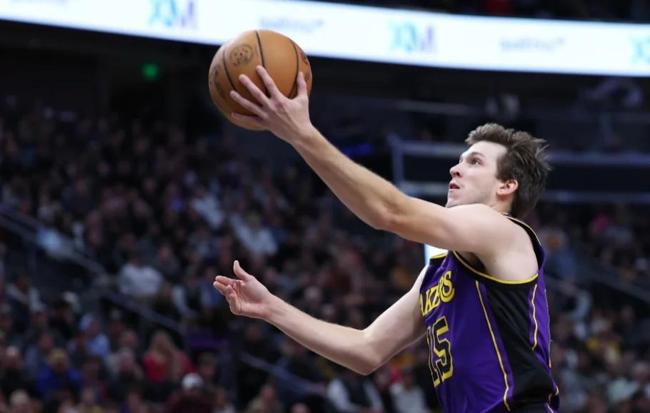 开云体育下载-辽宁沈阳客场遭遇失利，士气低落