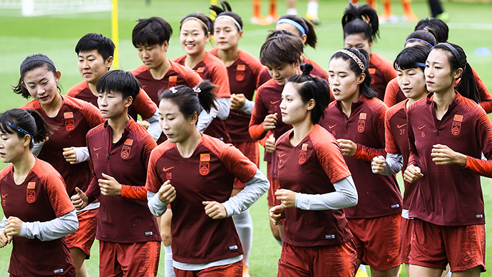 开云体育-热门比赛即将打响，中国女足备战全力迎战
