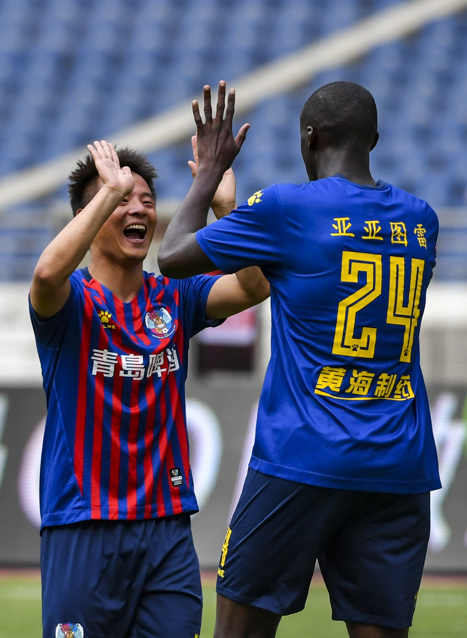 开云体育在线-青岛黄海勇敢前行，一往无前冲击晋级