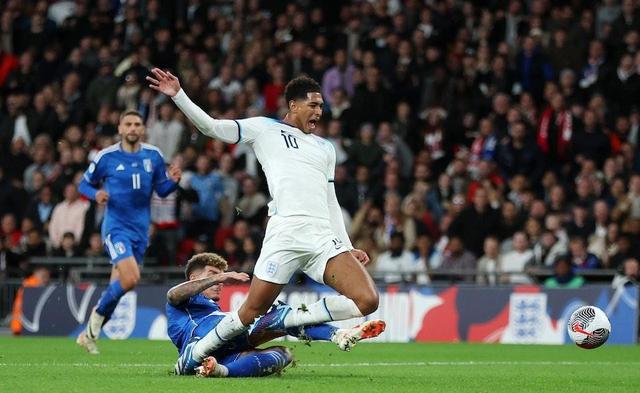 开云下载-关于英格兰球员表现抢眼，助球队取得胜利的信息