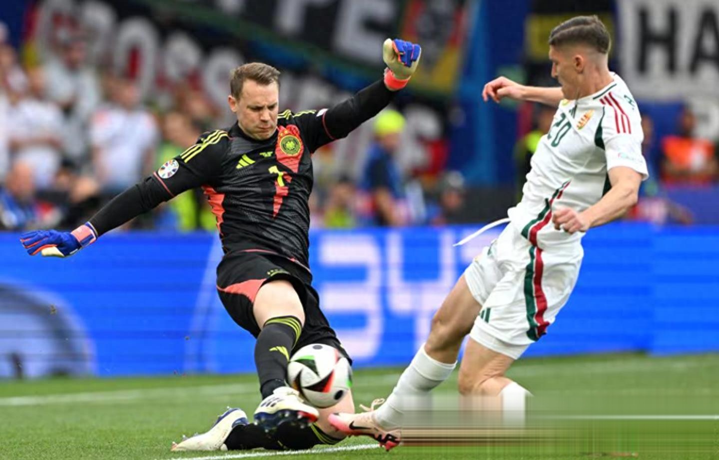 开云体育平台APP-关于欧洲联赛赛场硝烟弥漫，球队战术频频调整的信息