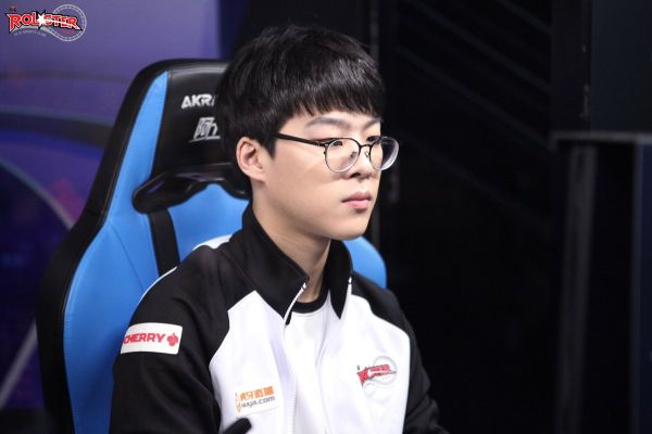 开云体育登录-包含KT横扫CLG,Ming线上压制力十足强强对话四强赛,让粉丝疯狂欢呼的词条