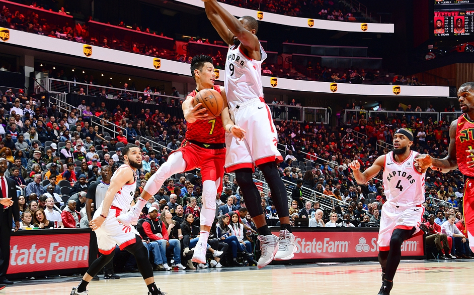 开云官网-书豪助力老鹰队零封76人队,东部决赛大热