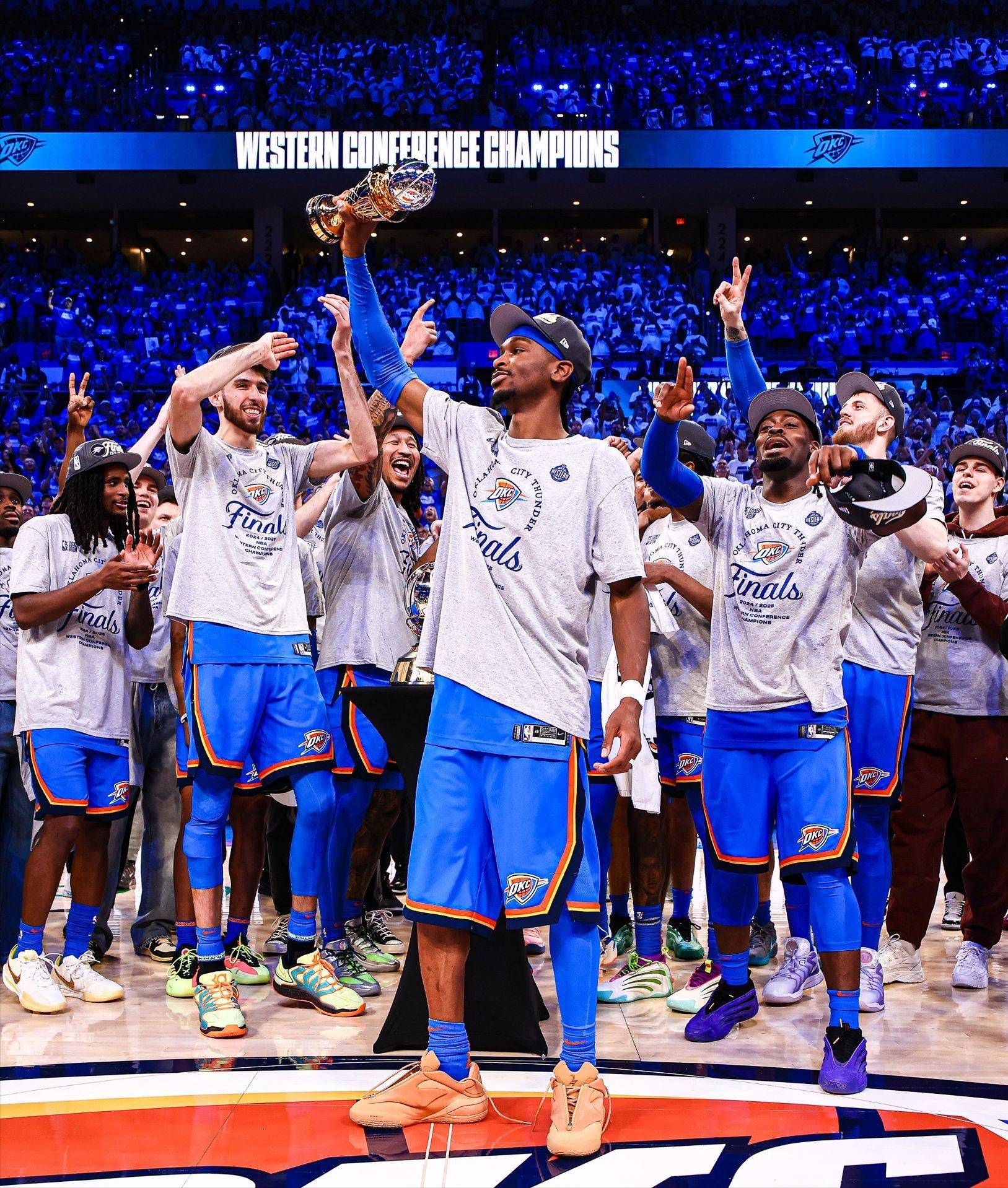 开云官方app入口-惊险胜利引发观众欢呼，球员展现实力