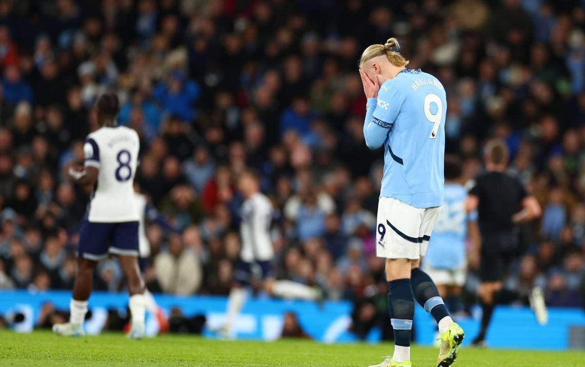 开云体育中国-曼联无缘晋级,球员被淘汰后黯然神伤的简单介绍