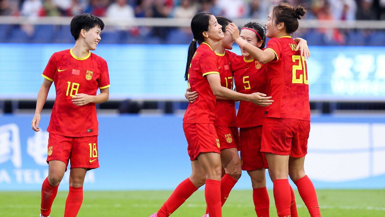 开云体育APP下载-强强对话:女足豪强争夺冠军霸权