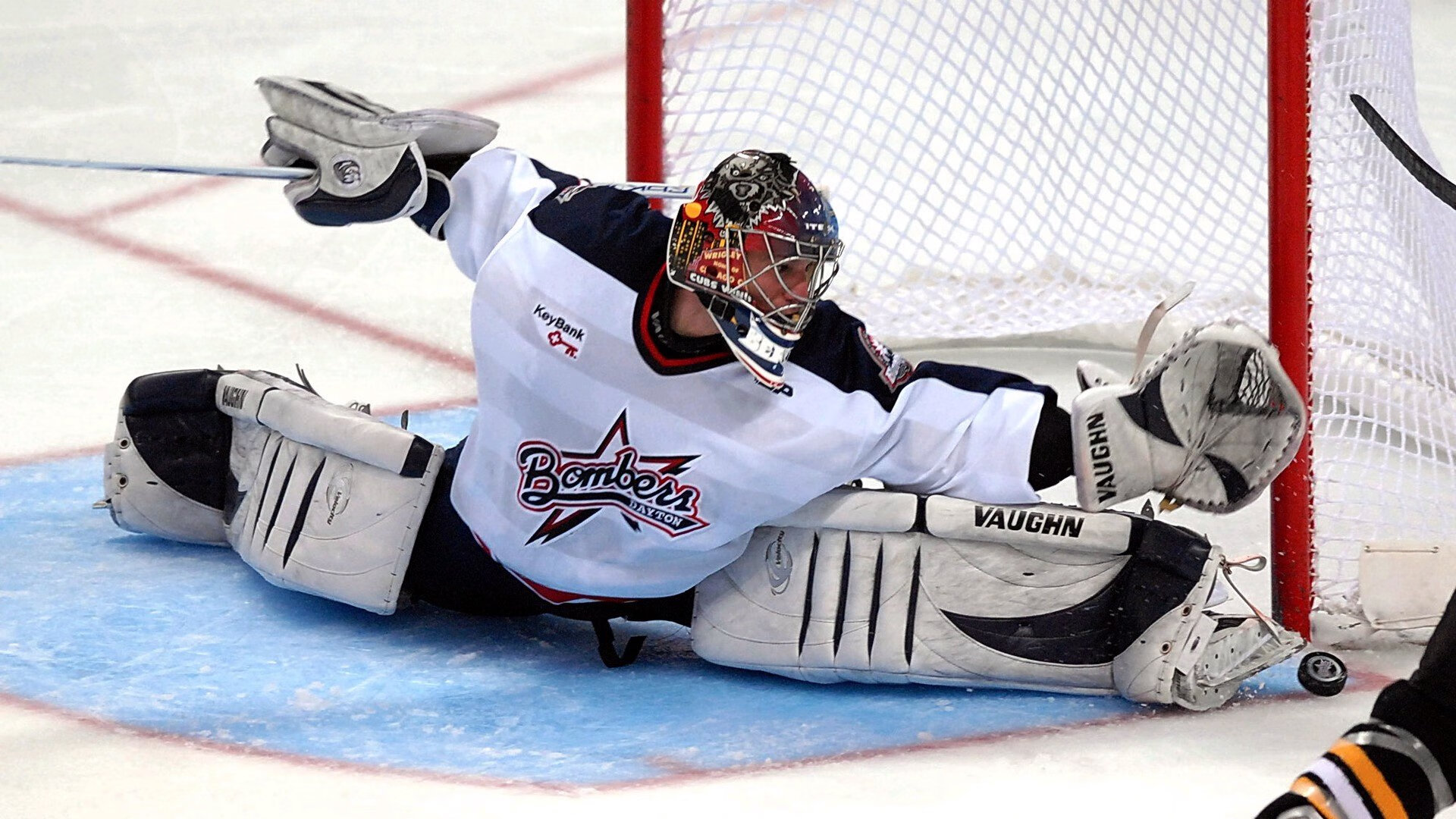 开云体育APP下载-撕裂暮色铁幕，年度焦点之战夜，字母哥以神迹为自己正名