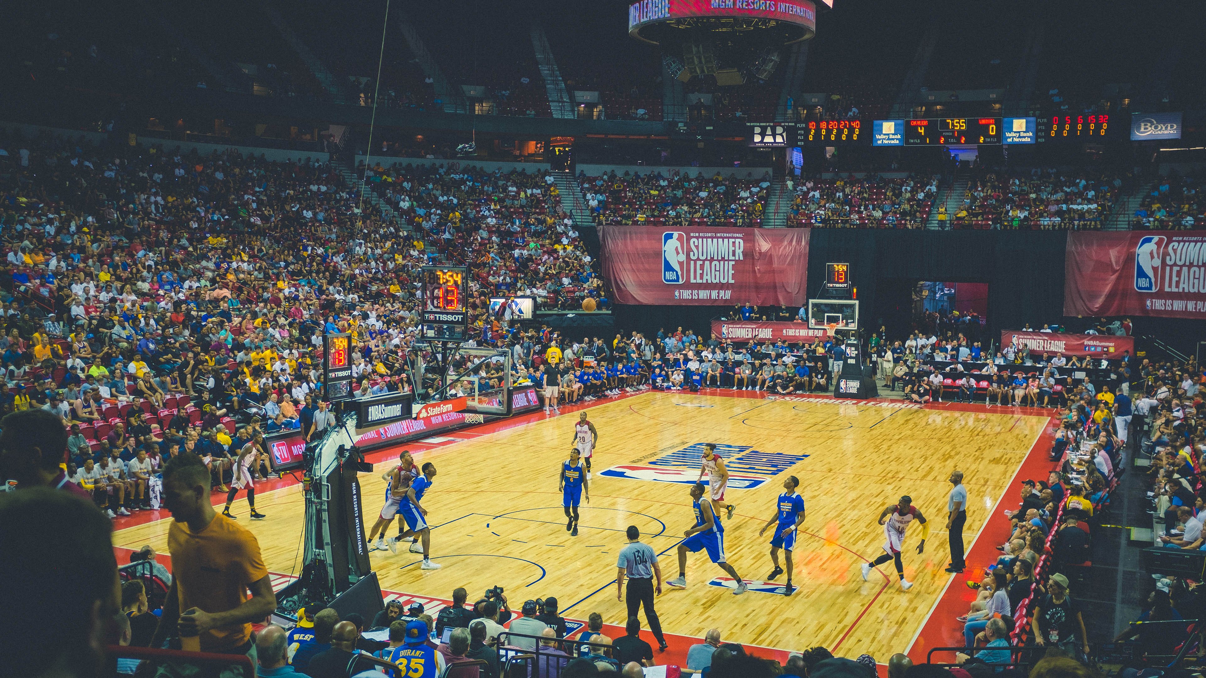 开云体育-静默的比分，燃烧的呐喊